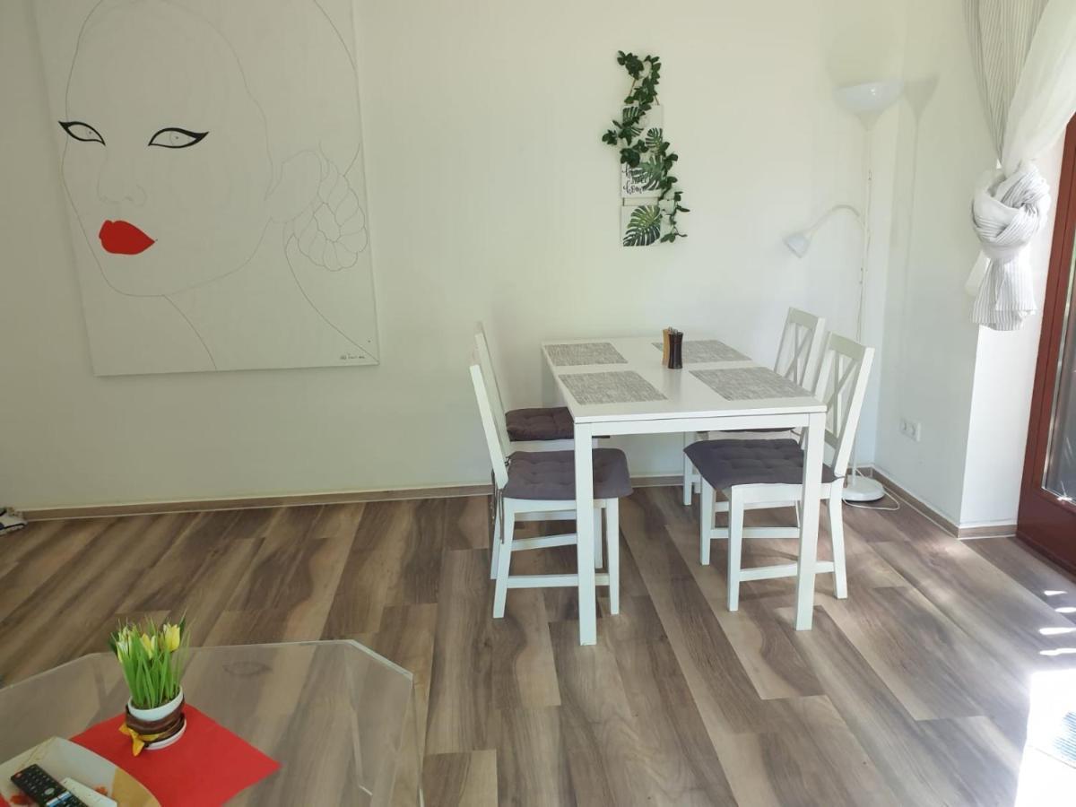 בסטנסי Ferienwohnung 3 - Gourmetzimmer מראה חיצוני תמונה